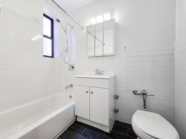 Building Photo - 1 bedroom in YONKERS NY 10705
