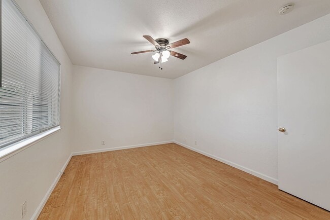 Building Photo - 2 Story Condo in Charry Plaza HOA