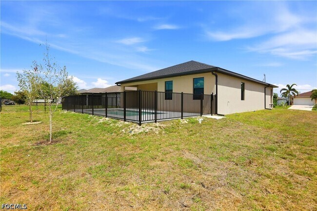 Building Photo - 2630 NW 23rd Ave