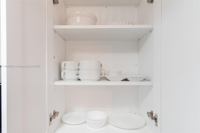 Building Photo - 312 SW 12th Ave