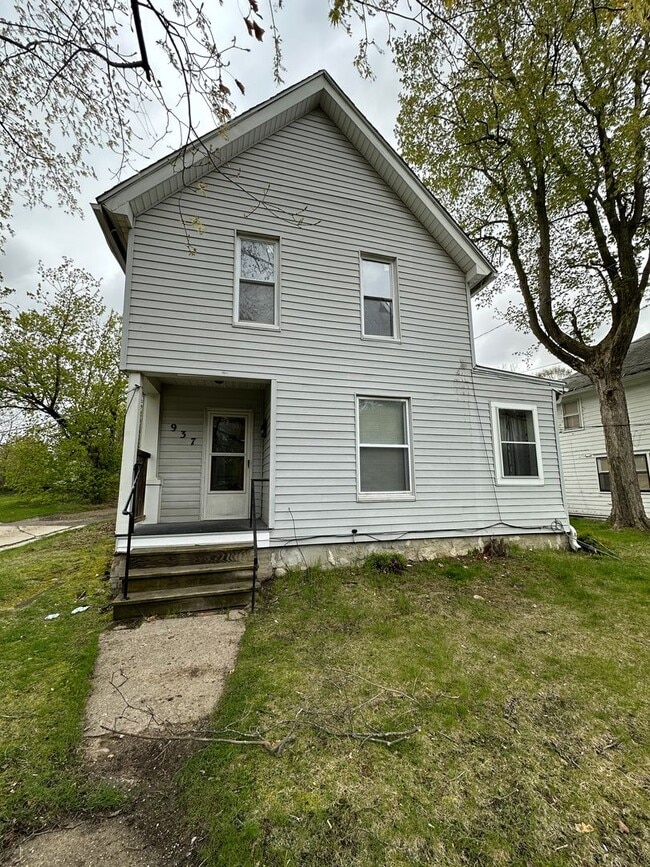 Building Photo - 937 S Jackson St