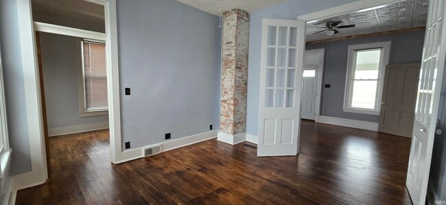 Building Photo - 9750 S Packerton Rd