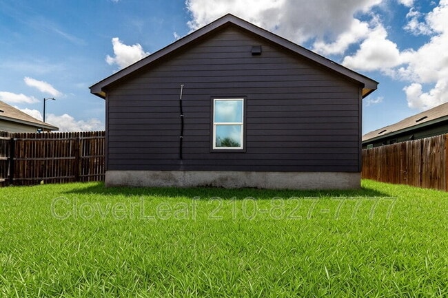 Building Photo - 547 Filibusters Trail