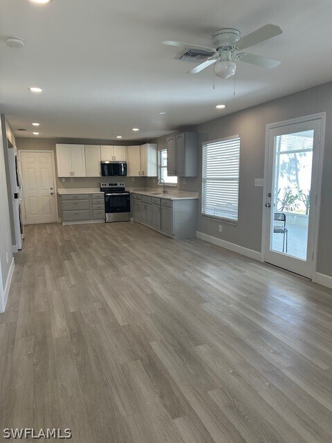 Building Photo - 25168 Pinson Dr