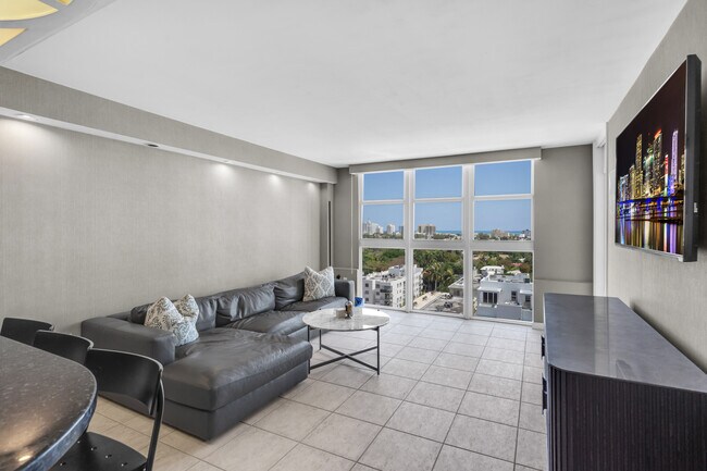 Building Photo - 1228 West Ave