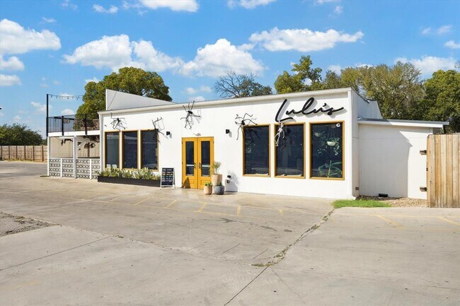 Building Photo - 10319 Old Manchaca Rd