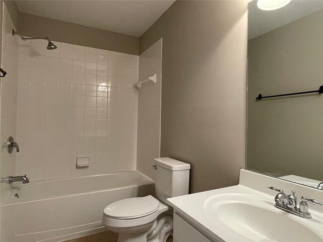 Building Photo - 2871 Royston Dr