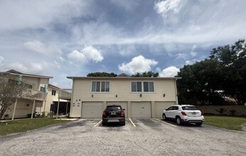 Building Photo - 1101 Spring Meadow Dr