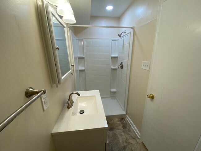 Master Bath - 415 Drayton St
