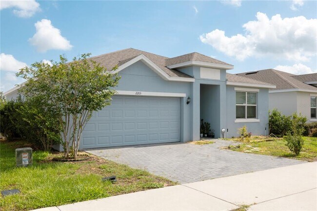 Building Photo - 2203 Pigeon Plum Dr