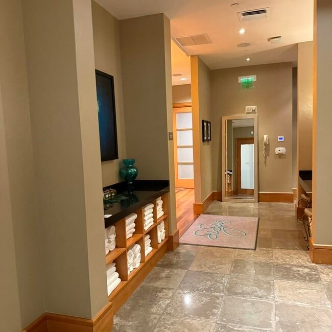 Building Photo - 3800 N Ocean Dr