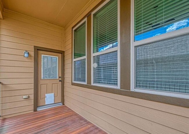 Building Photo - 123 Mimosa Silk Ct
