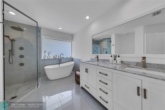 Building Photo - 9585 Carousel Cir S