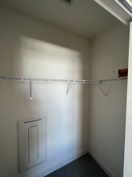 Building Photo - 160 NW 27th St