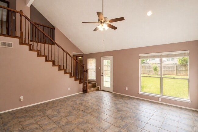 Building Photo - 3515 Woodmere Ln