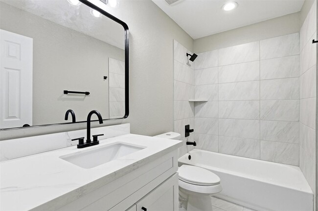 Building Photo - 9716 Fillmore St