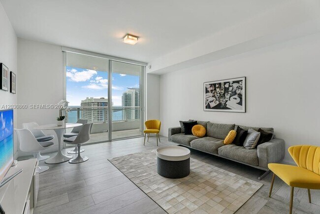 Building Photo - 1080 Brickell Ave