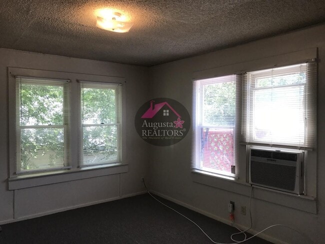 Building Photo - Weekly-1517 Avenue D