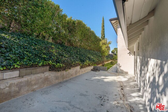 Building Photo - 15974 Tobin Way