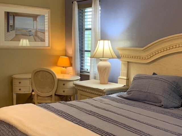 Master Bedroom - 704 SW 11th Pl