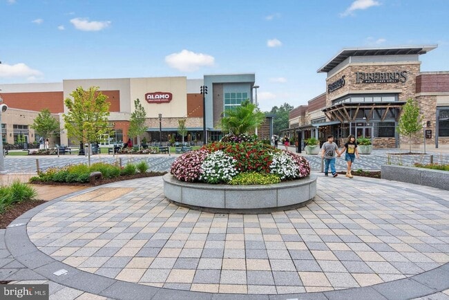 Building Photo - Welcome to Potomac Club—an amenity-packed, gated community!