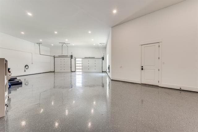 Building Photo - 6499 Royalton Dr