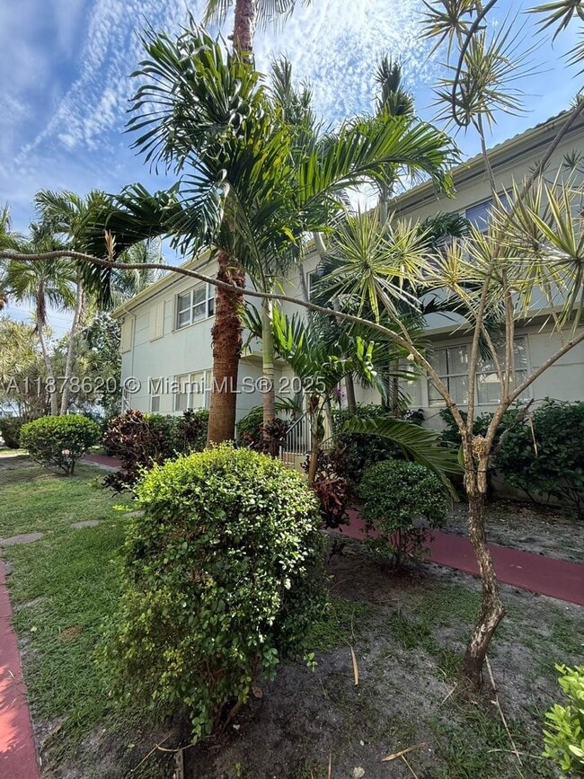 Building Photo - 1289 Marseille Dr