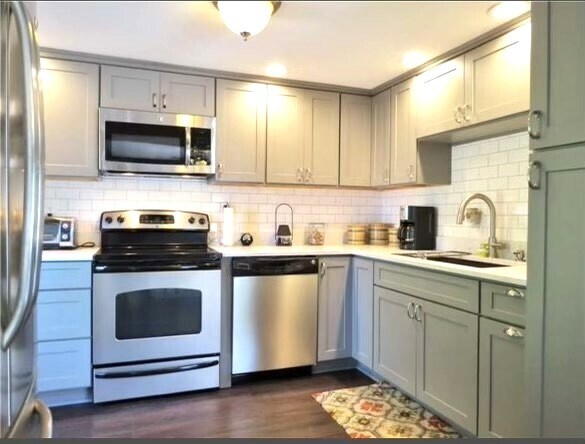 Building Photo - 16 Hillcrest St