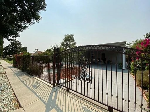 Building Photo - 6657 Enfield Ave