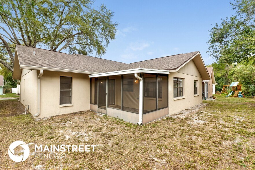 Building Photo - 8010 Hathaway Dr