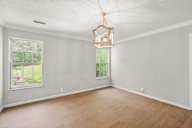 Building Photo - 3127 Creekview Ln