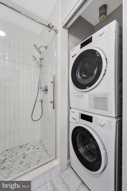 Building Photo - 2942 Yarling Ct