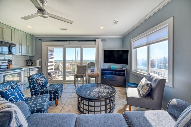 Building Photo - BEAUTIFUL,  FURNISHED OFF-SEASON BEACH RENTAL