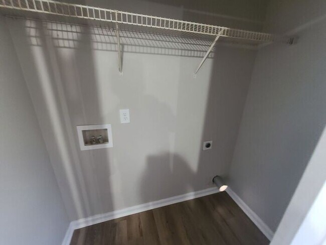 Building Photo - Gorgeous 3BR 2.5BA Home w/ Renovated Kitchen • Fenced Backyard• Garage Parking in Jonesboro