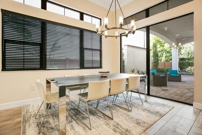 Building Photo - 8455 Via Vittoria Way