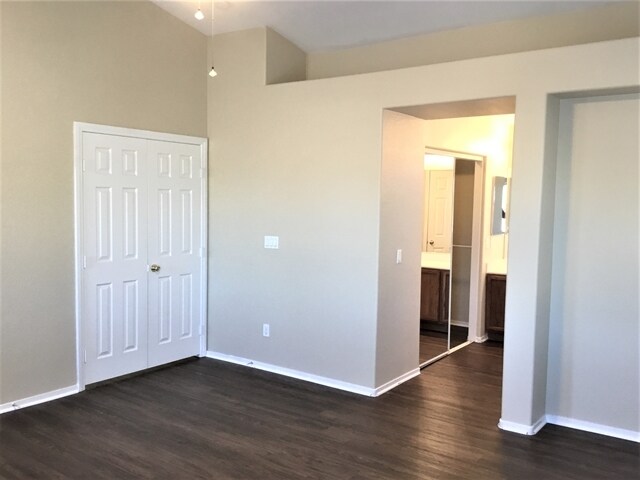 Building Photo - 3469 Chelsea Grove St