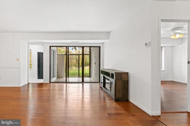 Building Photo - 5482 Cedar Ln