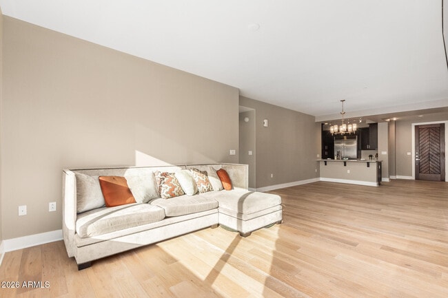 Building Photo - 4803 N Woodmere Fairway