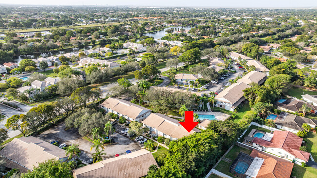 Building Photo - 9775 Riverside Dr