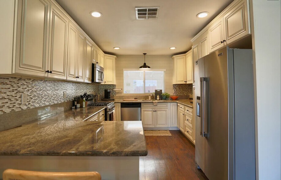 Building Photo - 6946 Texhoma Ave