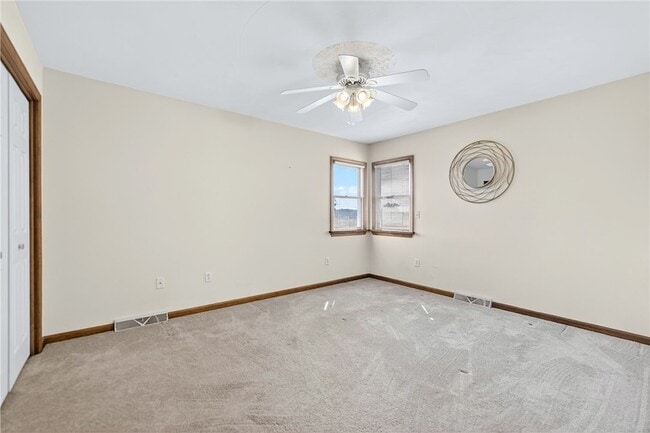 Building Photo - 15 High Point Cir