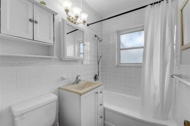 Building Photo - 28 Almeria Ave