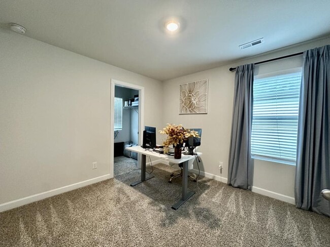 Building Photo - 6212 Hailstone Rd