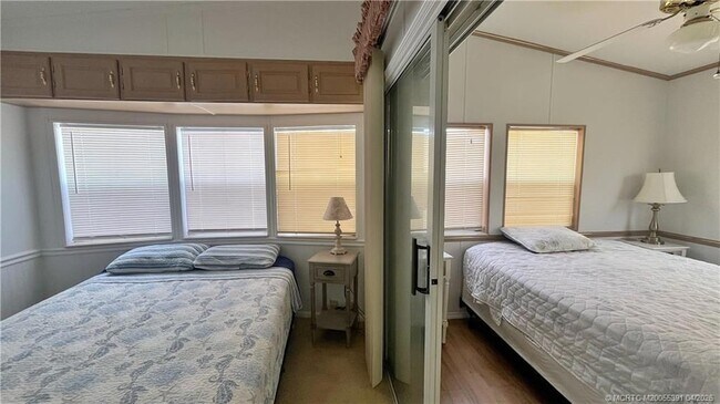 Building Photo - 10701 S Ocean Dr