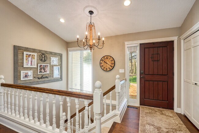 Building Photo - 1832 Essex Rd