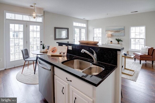 Building Photo - 9515 Walker Way