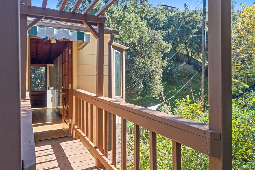 Building Photo - 3705 Fredonia Dr