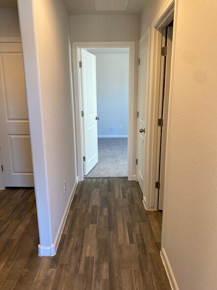 Building Photo - 797 S Silvercreek Ln