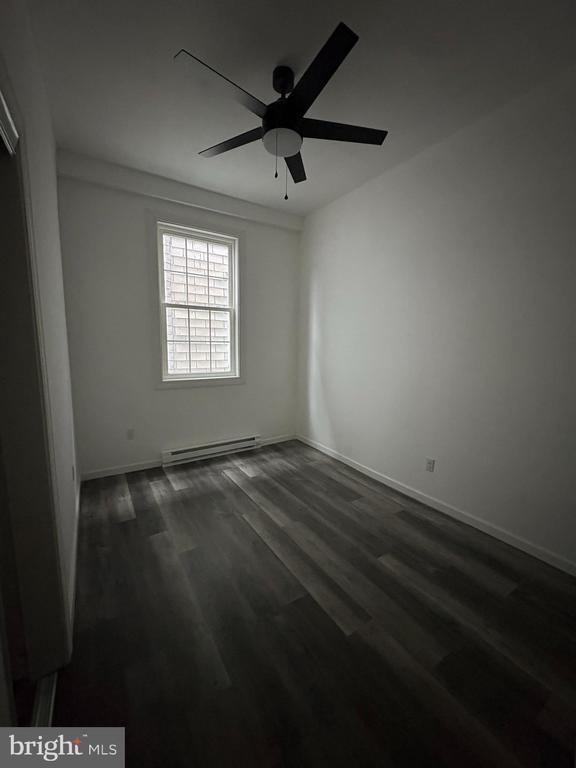 Building Photo - 145 W Main St