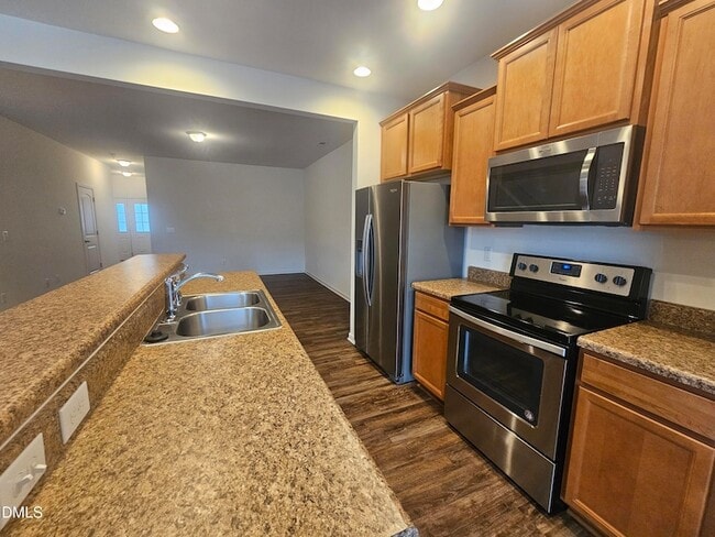 Building Photo - 41 Hawkstone Dr